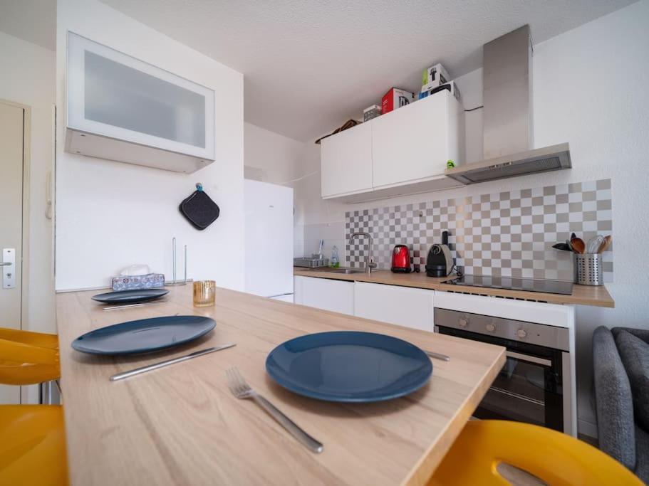 Appartement Tout Equipe Climatise Terrasse Hopital De La Timone マルセイユ エクステリア 写真